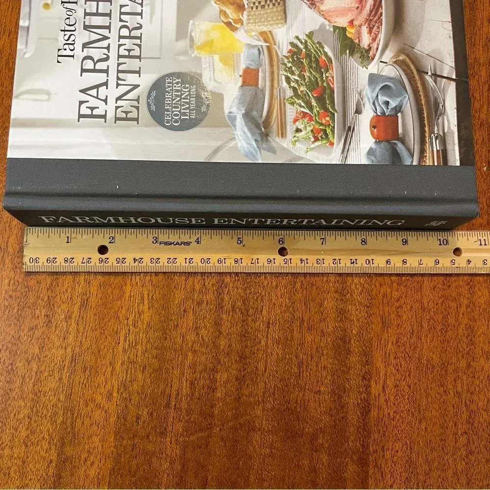 Taste of Home Farmhouse Entertaining Recipe and Cookbook Hardcover